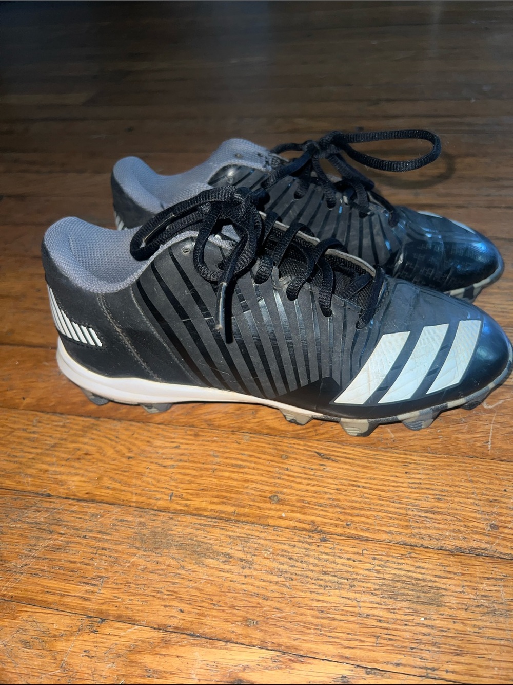 Men's Adidas soccer Cleats size 5
